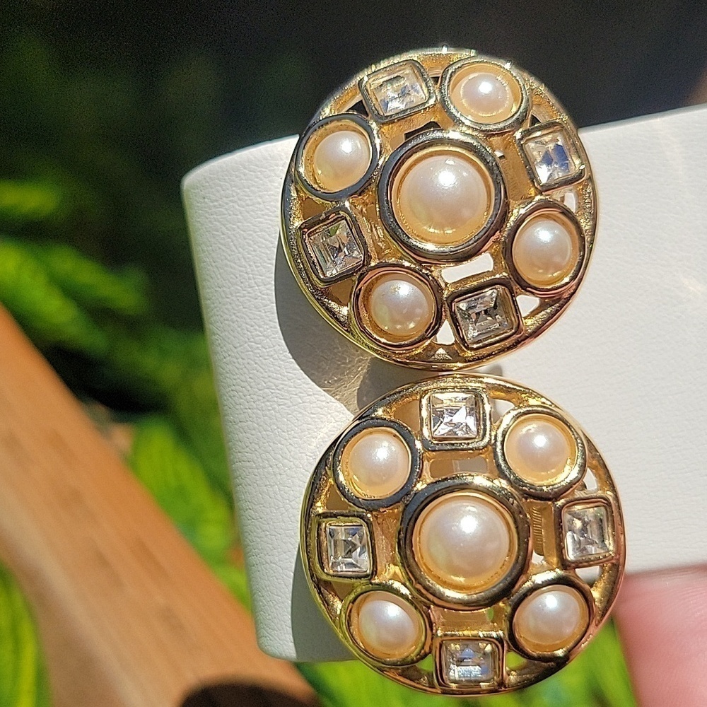 Givenchy Vintage Gold Rhinestone Pearl Circle Clip On Earrings Mob Wife - Picture 3 of 10